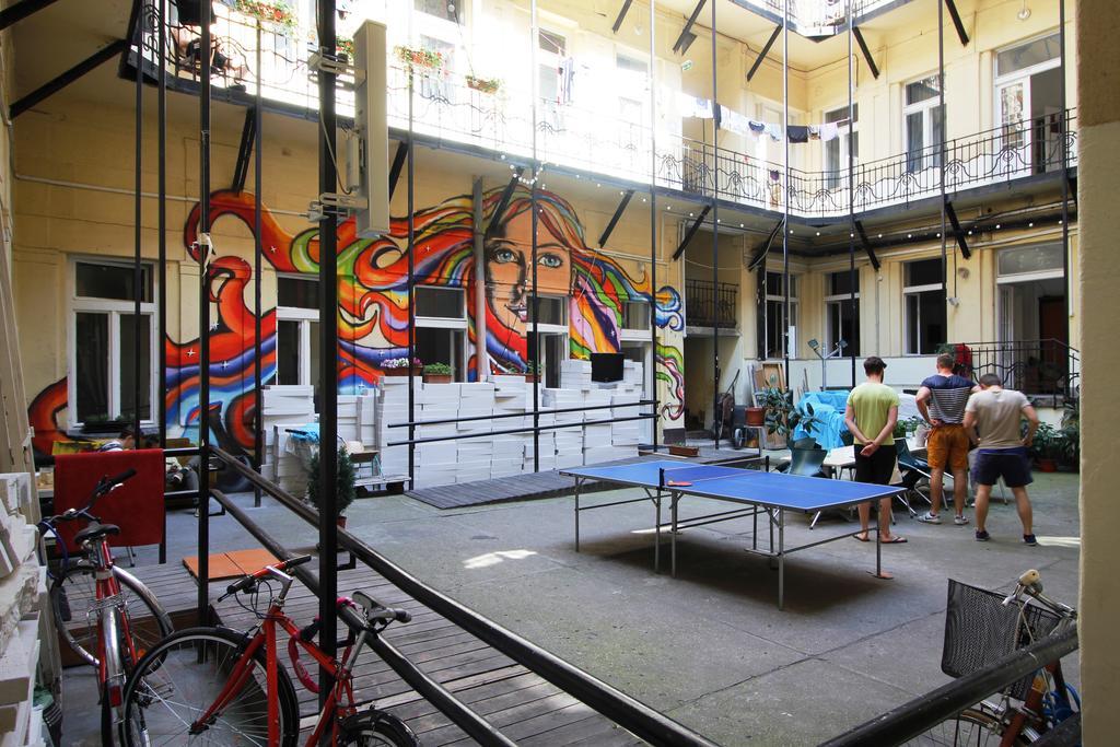 Dbc Hostel Boedapest Buitenkant foto