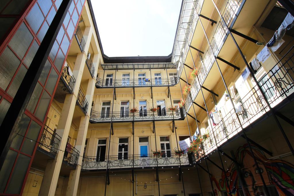 Dbc Hostel Boedapest Buitenkant foto