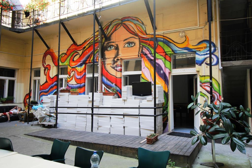 Dbc Hostel Boedapest Buitenkant foto