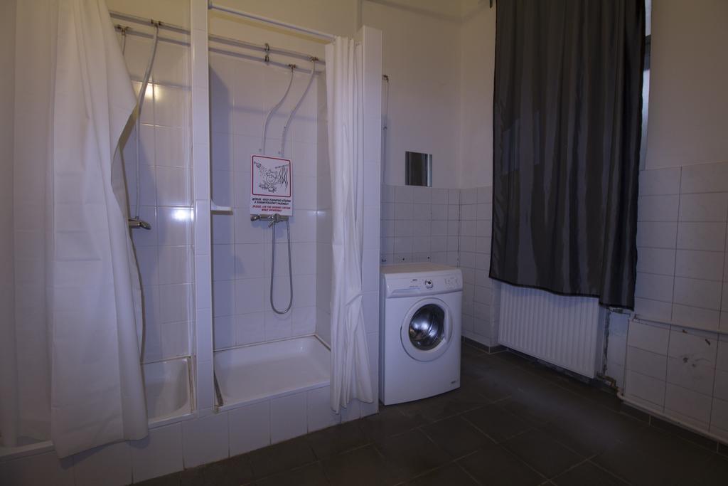 Dbc Hostel Boedapest Buitenkant foto