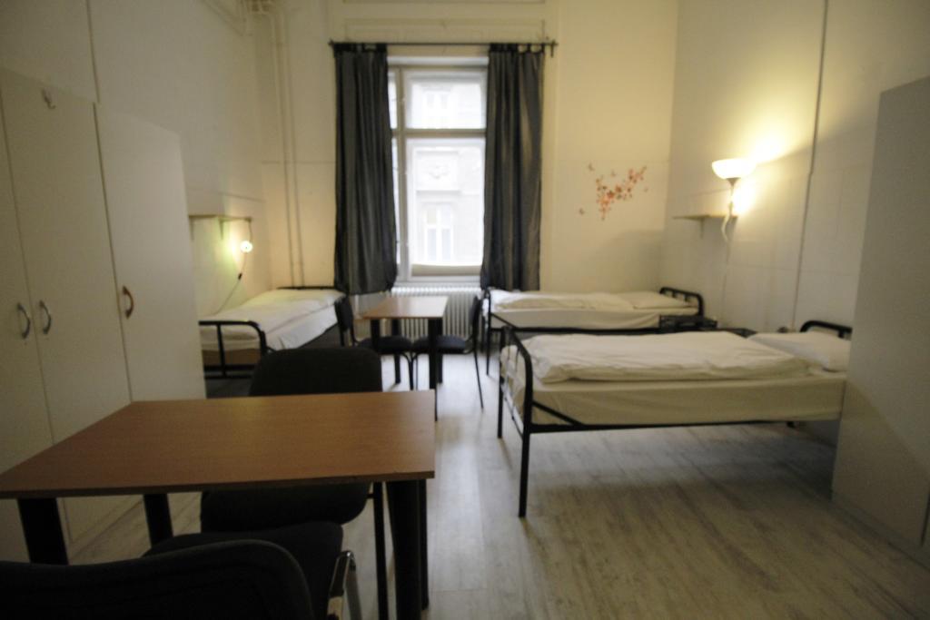 Dbc Hostel Boedapest Buitenkant foto