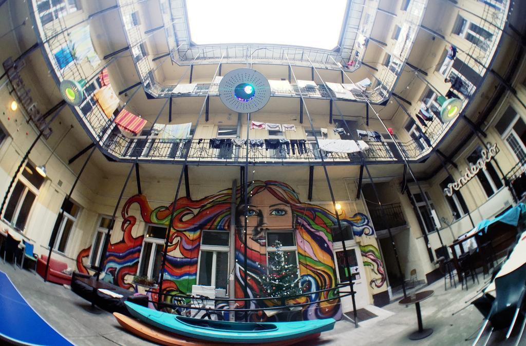 Dbc Hostel Boedapest Buitenkant foto